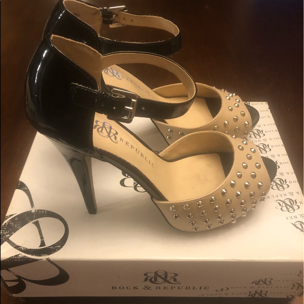 Rock & Republic RRKurt Tan Heels